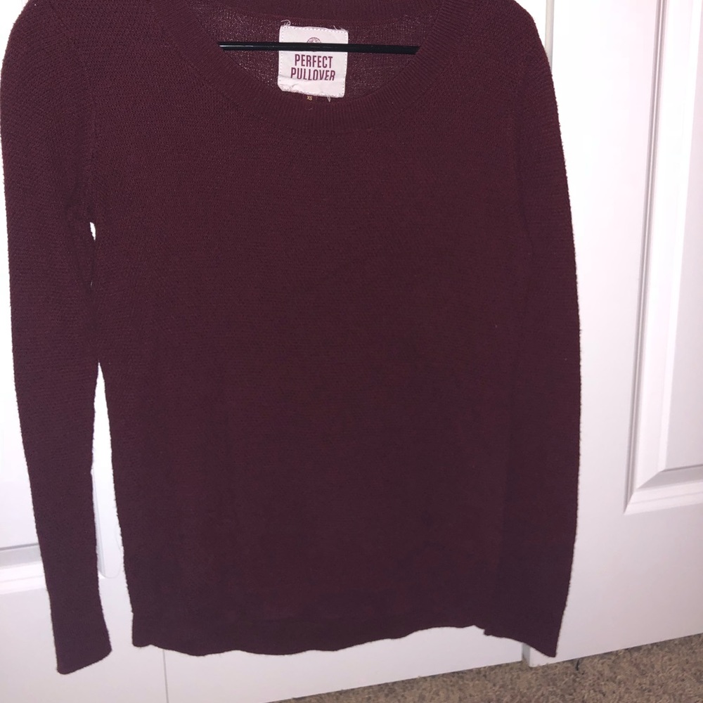 maroon sweater